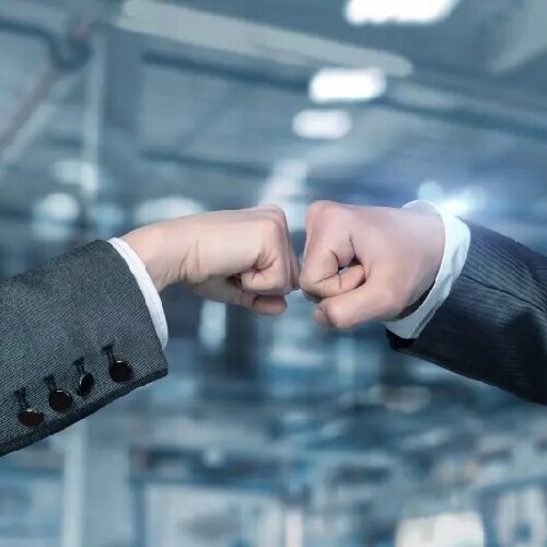 Service Standard Upgrade for Global B2B Signage Long-term Cooperation
